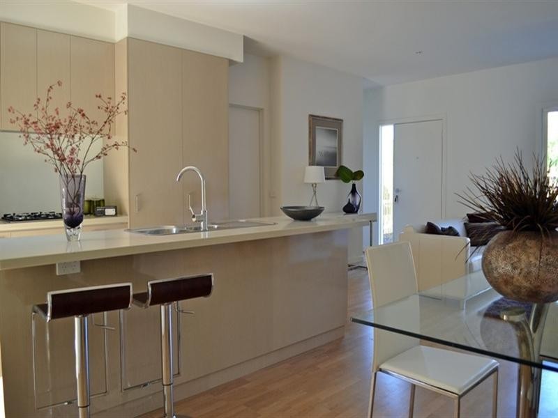 2/45 Winbirra Parade, Ashwood VIC 3147