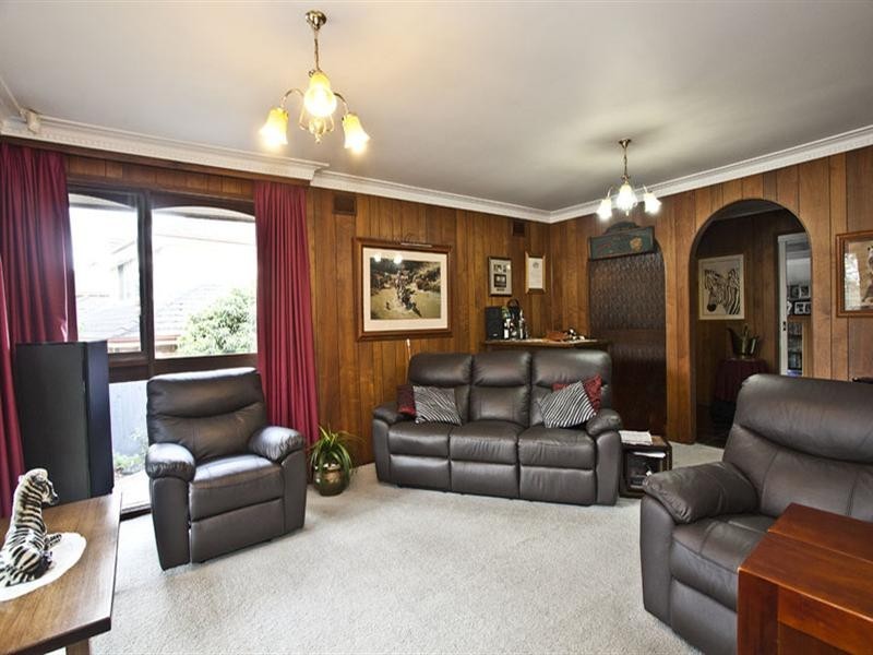 10 Newton Grove, Glen Waverley VIC 3150