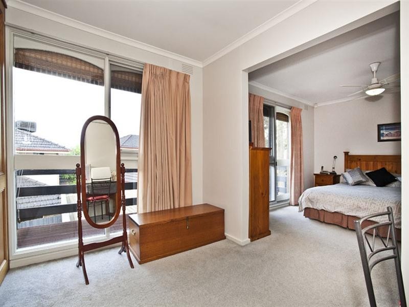 10 Newton Grove, Glen Waverley VIC 3150