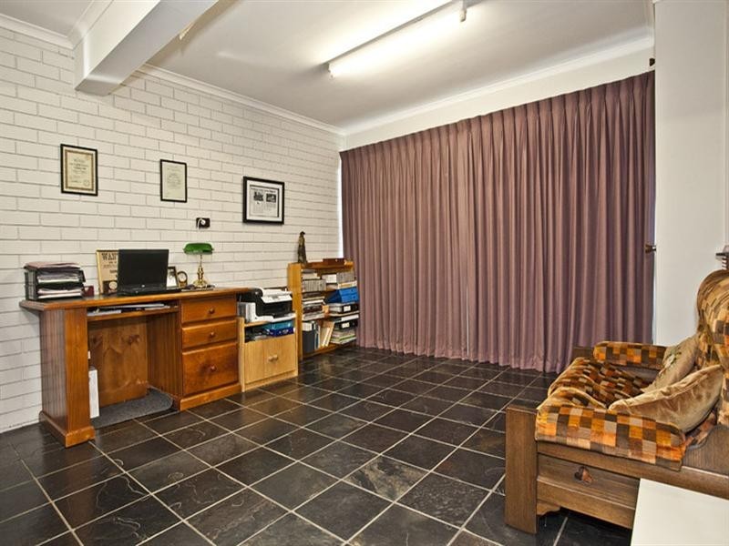 10 Newton Grove, Glen Waverley VIC 3150
