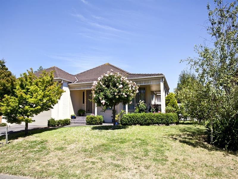 12 Feathertop Rise, Wheelers Hill VIC 3150