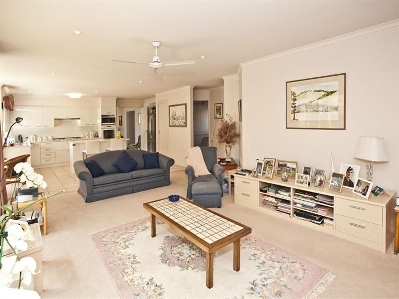 12 Feathertop Rise, Wheelers Hill VIC 3150