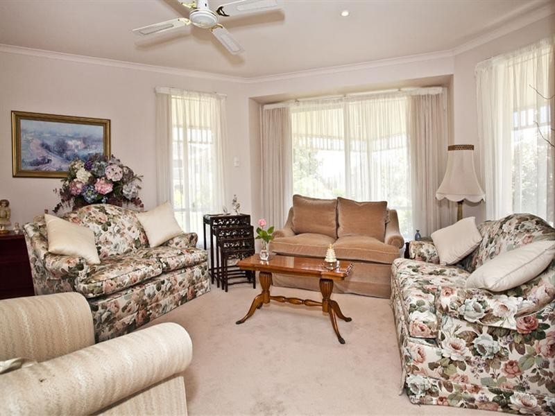 12 Feathertop Rise, Wheelers Hill VIC 3150