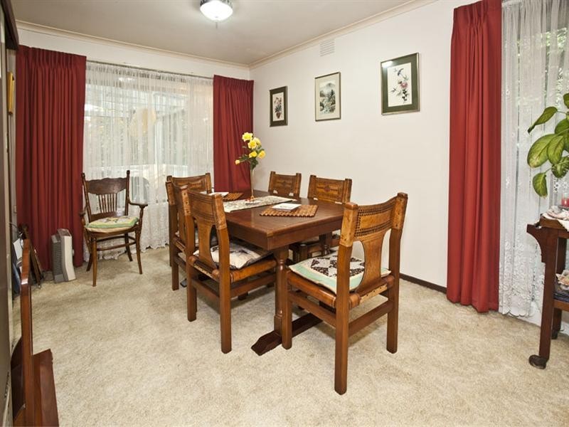 18 Regent Street, Mount Waverley VIC 3149