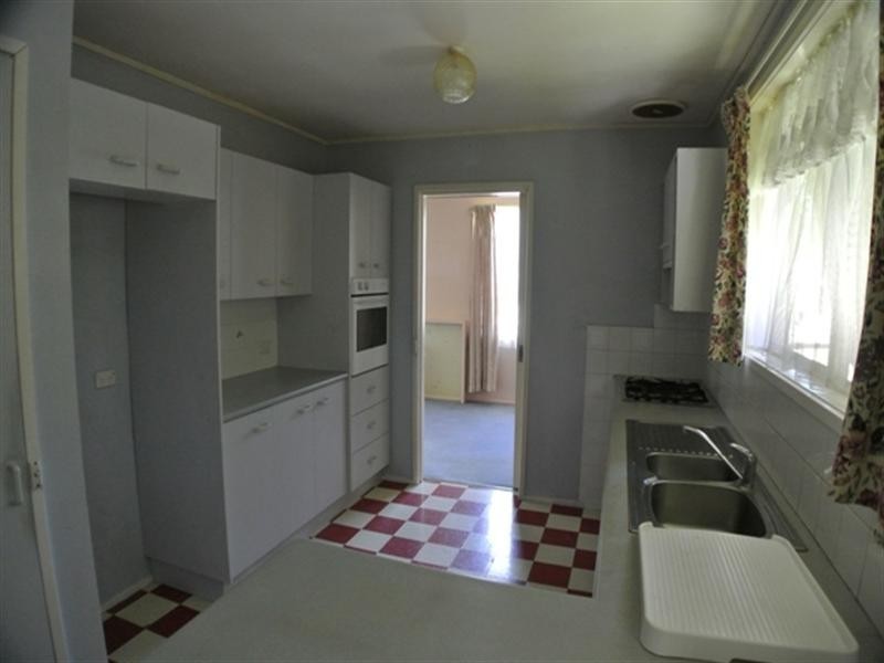 9 Winmalee Drive, Glen Waverley VIC 3150