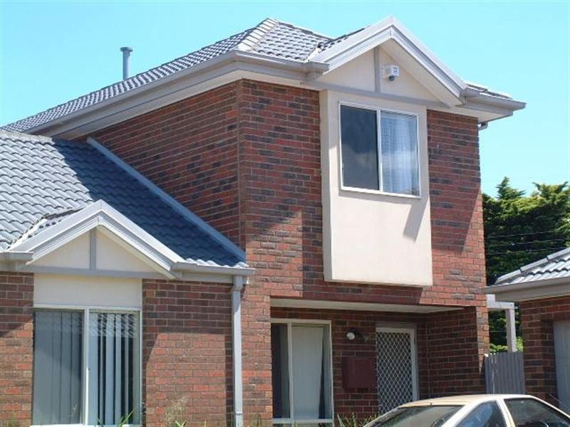 4/3 McKelvie Court, Glen Waverley VIC 3150