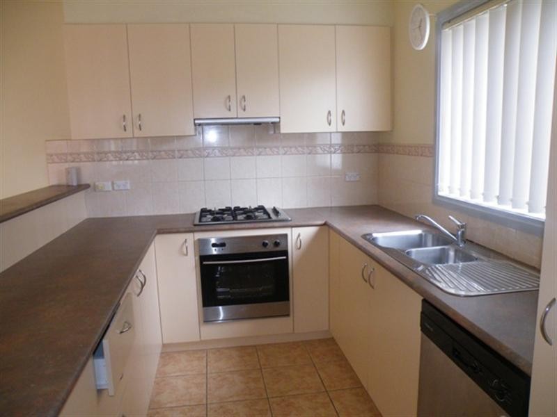 4/3 McKelvie Court, Glen Waverley VIC 3150