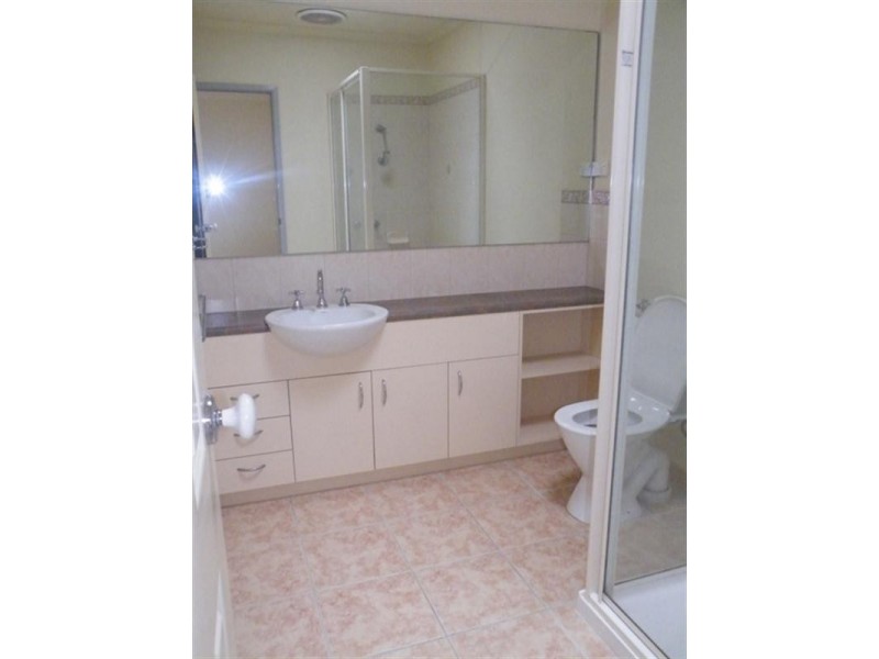 4/3 McKelvie Court, Glen Waverley VIC 3150