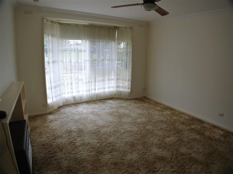 2/30 Sabine Avenue, Dandenong North VIC 3175