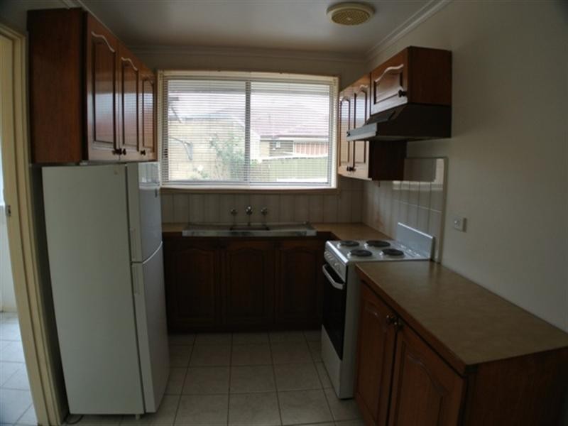 2/30 Sabine Avenue, Dandenong North VIC 3175