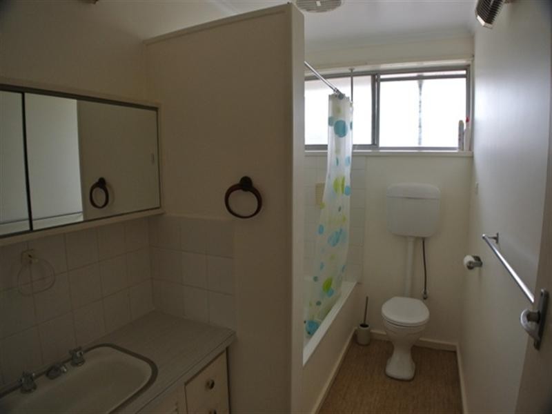 2/30 Sabine Avenue, Dandenong North VIC 3175