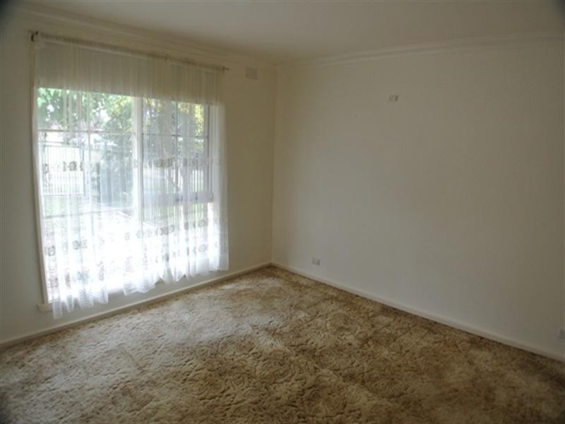 2/30 Sabine Avenue, Dandenong North VIC 3175