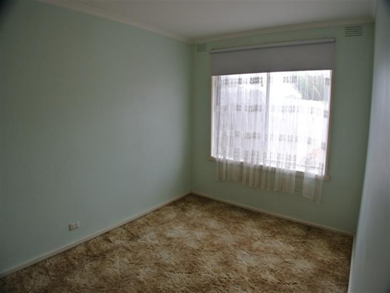 2/30 Sabine Avenue, Dandenong North VIC 3175