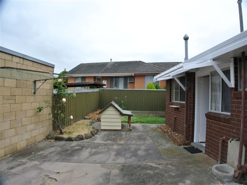 2/30 Sabine Avenue, Dandenong North VIC 3175