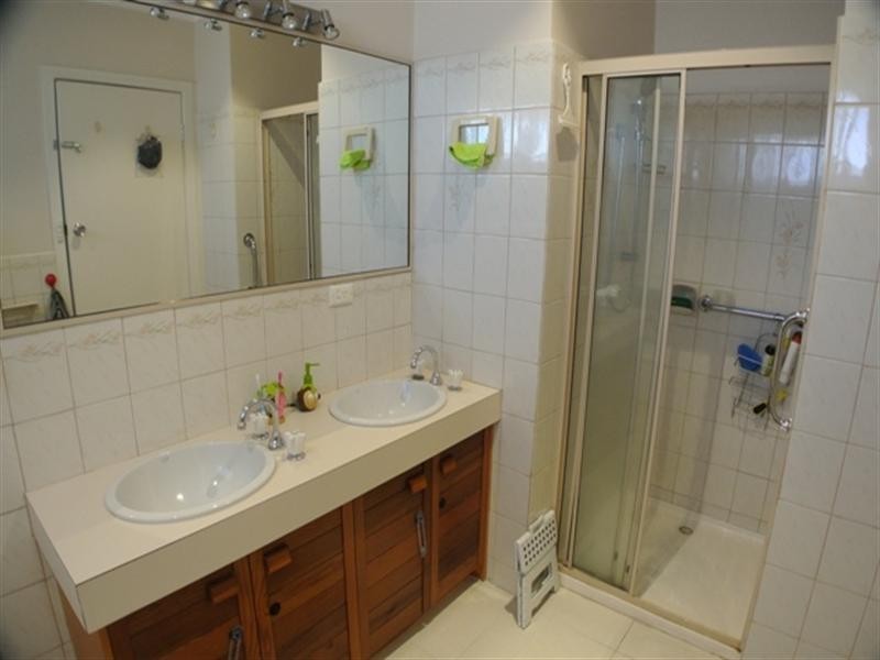 40 Banbury Street, Burwood East VIC 3151