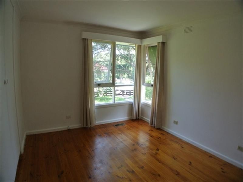 11 Willow Avenue, Glen Waverley VIC 3150