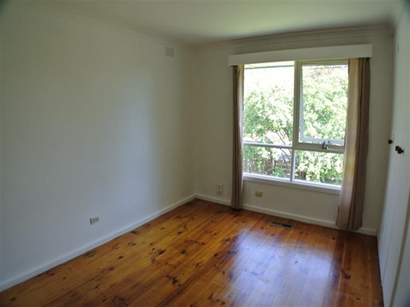 11 Willow Avenue, Glen Waverley VIC 3150