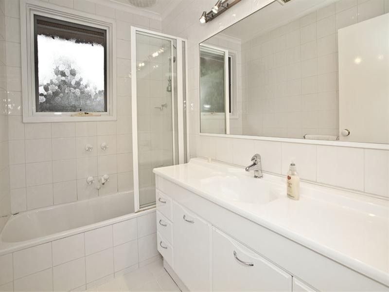 92 Capital Avenue, Glen Waverley VIC 3150