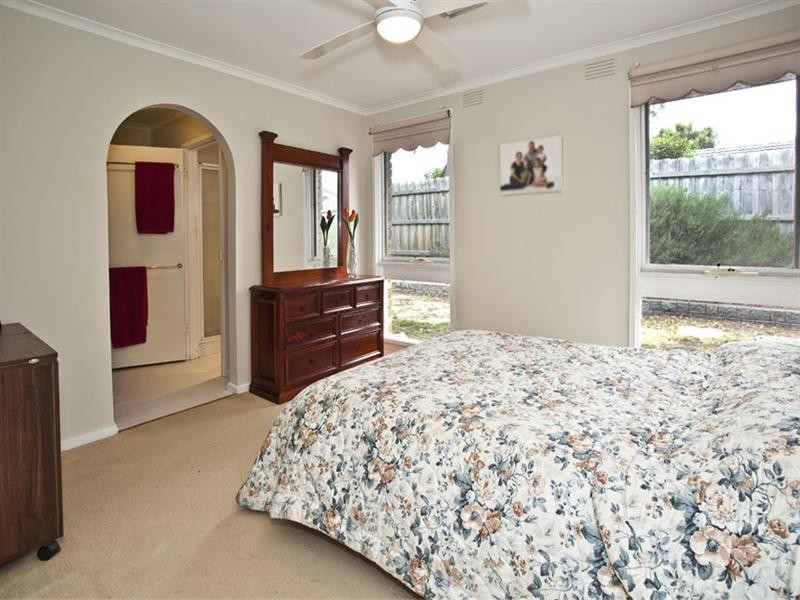 92 Capital Avenue, Glen Waverley VIC 3150