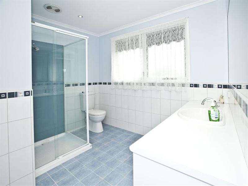 92 Capital Avenue, Glen Waverley VIC 3150