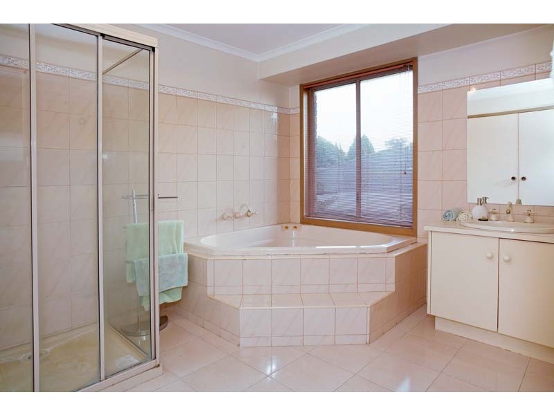 15 Evonne Court, Endeavour Hills VIC 3802