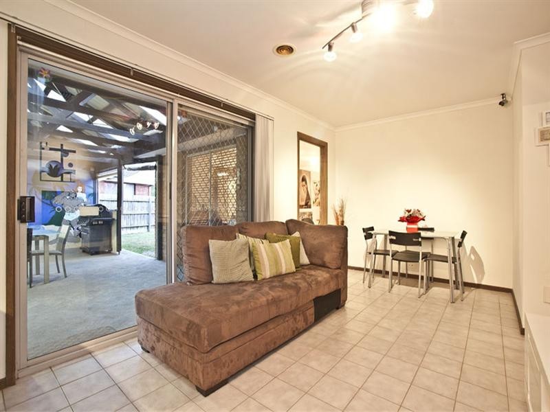 2 Stephanie Close, Ferntree Gully VIC 3156