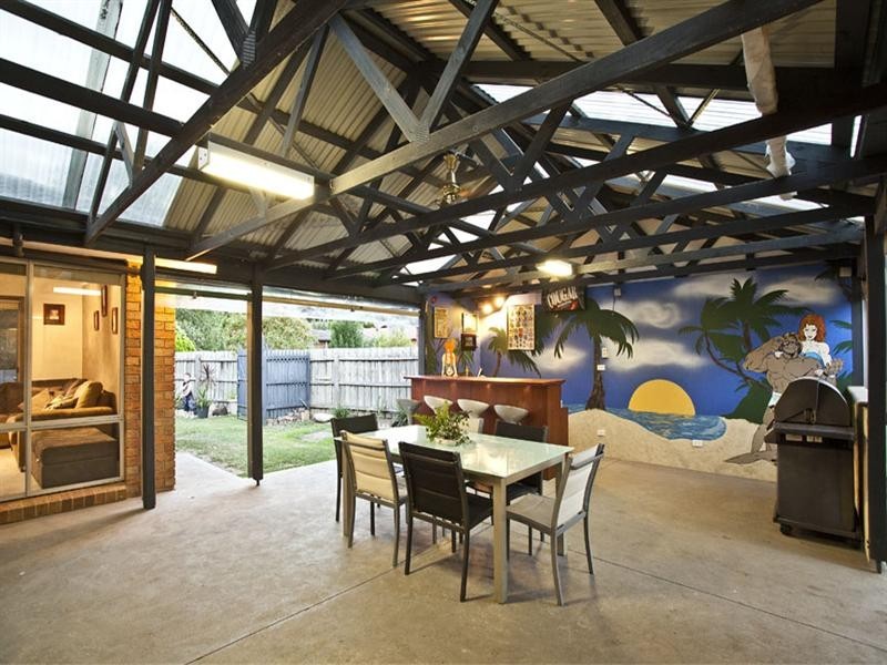 2 Stephanie Close, Ferntree Gully VIC 3156