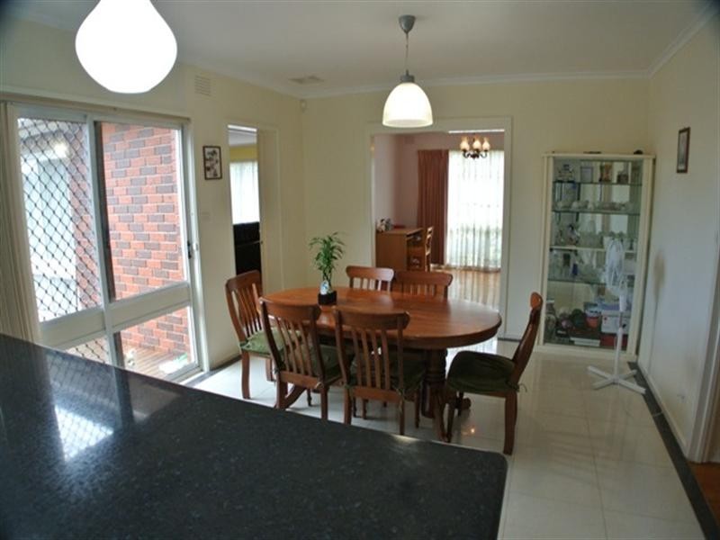 43 Remington Drive, Glen Waverley VIC 3150