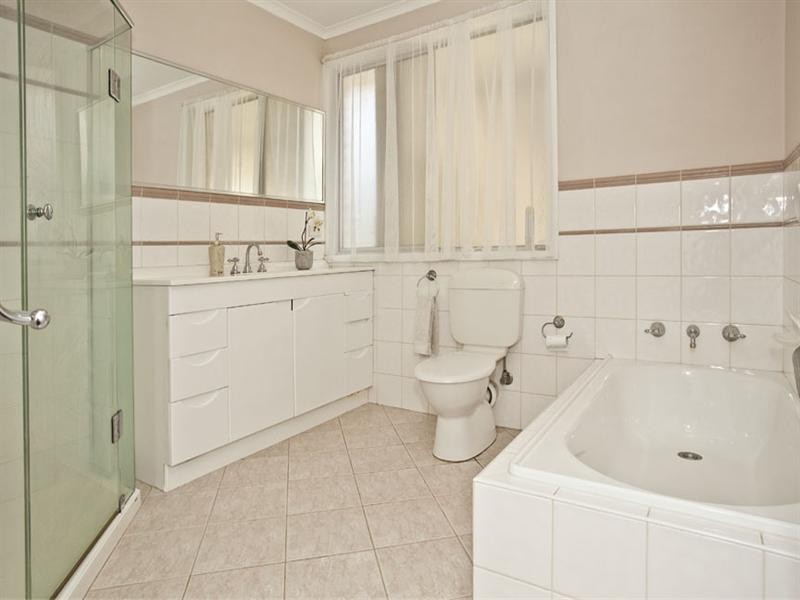 22 Chivers Avenue, Glen Waverley VIC 3150