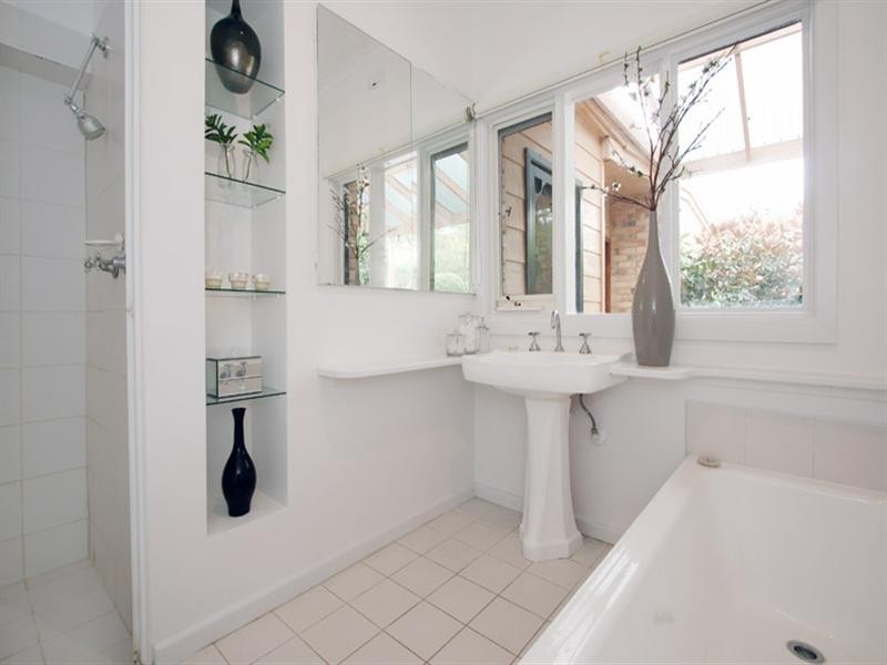 7 Highview Grove, Burwood East VIC 3151