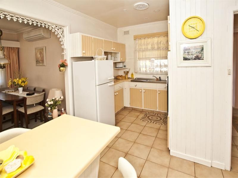 16 Allen Street, Glen Waverley VIC 3150