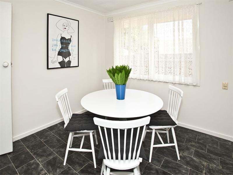 9 Lancelot Crescent, Glen Waverley VIC 3150