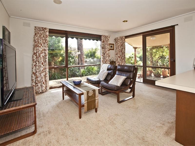 5 Glen Tower Drive, Glen Waverley VIC 3150