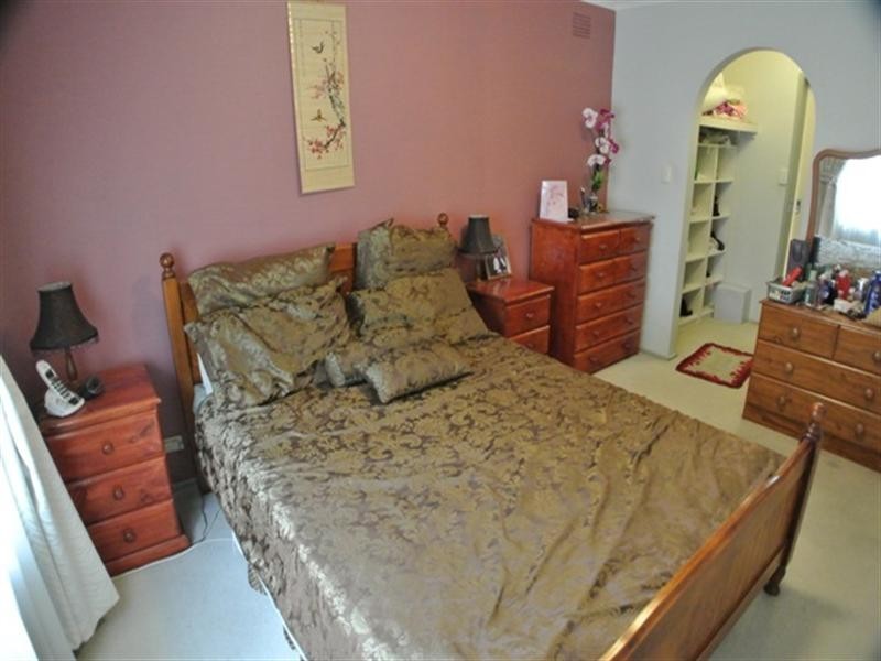 102 Capital Avenue, Glen Waverley VIC 3150