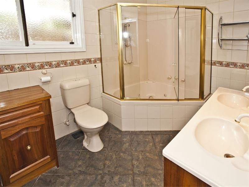 4 Sagan Court, Glen Waverley VIC 3150