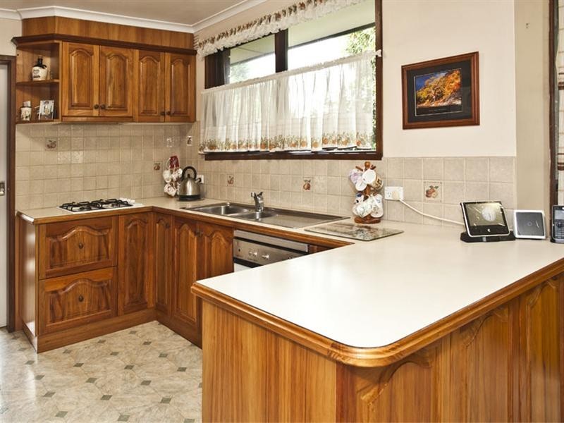 37 Ingleside Crescent, Glen Waverley VIC 3150