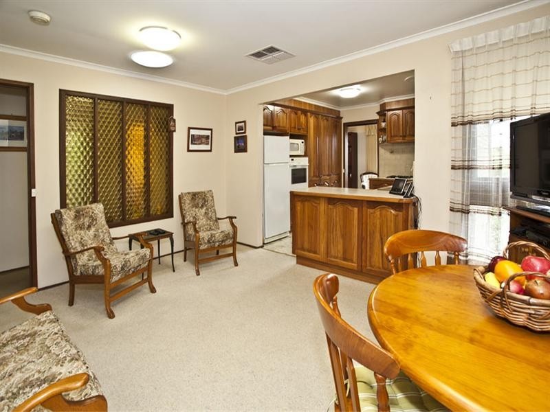 37 Ingleside Crescent, Glen Waverley VIC 3150