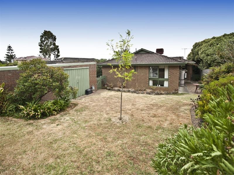 37 Ingleside Crescent, Glen Waverley VIC 3150