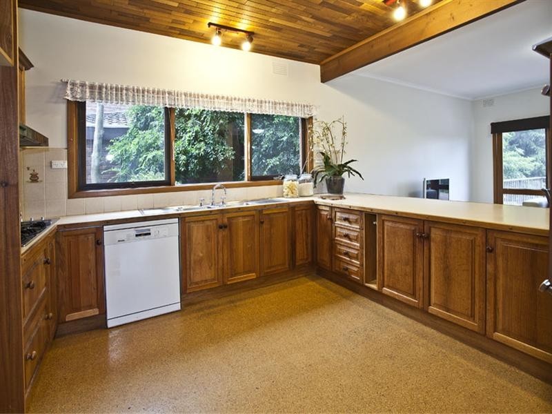 7 Dunbar Close, Wheelers Hill VIC 3150