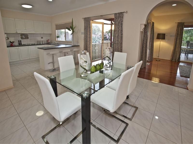 41 Pepperell Avenue, Glen Waverley VIC 3150