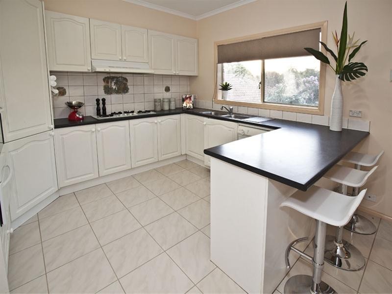 41 Pepperell Avenue, Glen Waverley VIC 3150