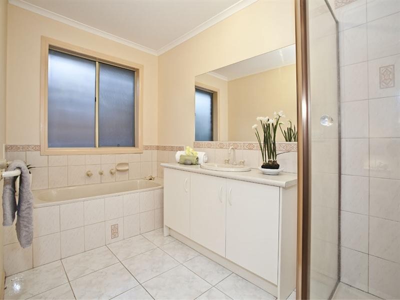 41 Pepperell Avenue, Glen Waverley VIC 3150