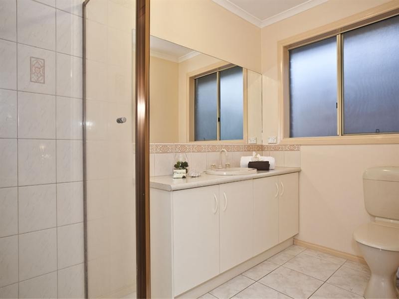 41 Pepperell Avenue, Glen Waverley VIC 3150