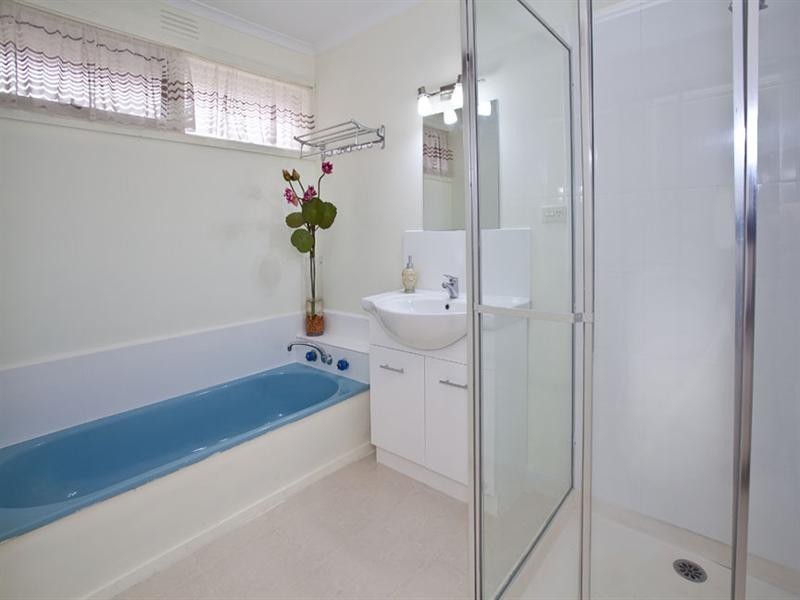 40 Darnley Grove, Wheelers Hill VIC 3150