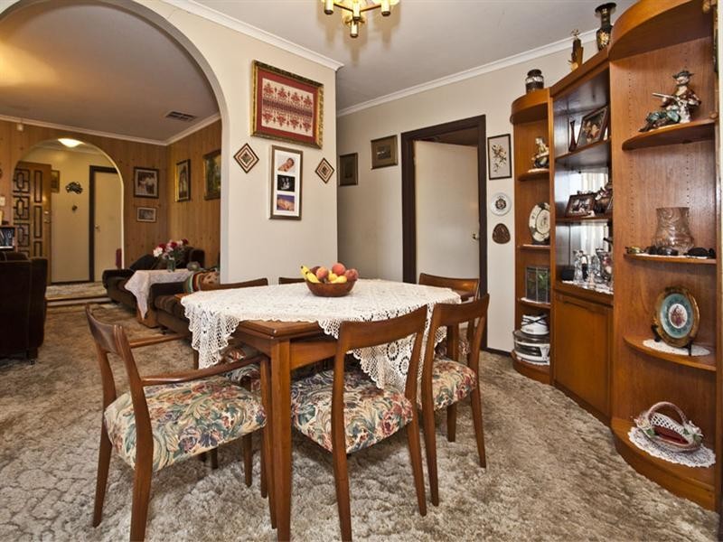 19 Knights Drive, Glen Waverley VIC 3150