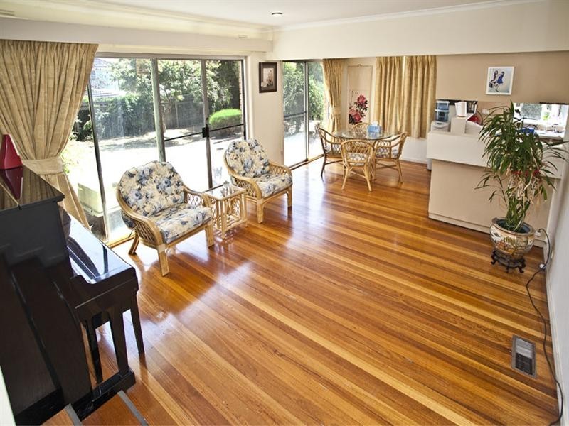 27 Charlotte Street, Glen Waverley VIC 3150