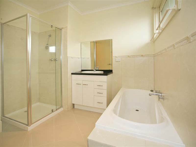 16 Entally Drive, Wheelers Hill VIC 3150