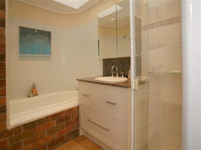 2 Delfin Court, Glen Waverley VIC 3150