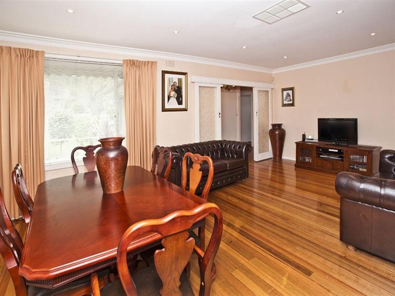 5 Cootamundra Drive, Wheelers Hill VIC 3150