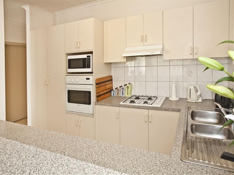 25 The Quadrangle, Glen Waverley VIC 3150